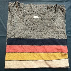 BUNDLE Old Navy Gray Tank & Tan Graphic Tee